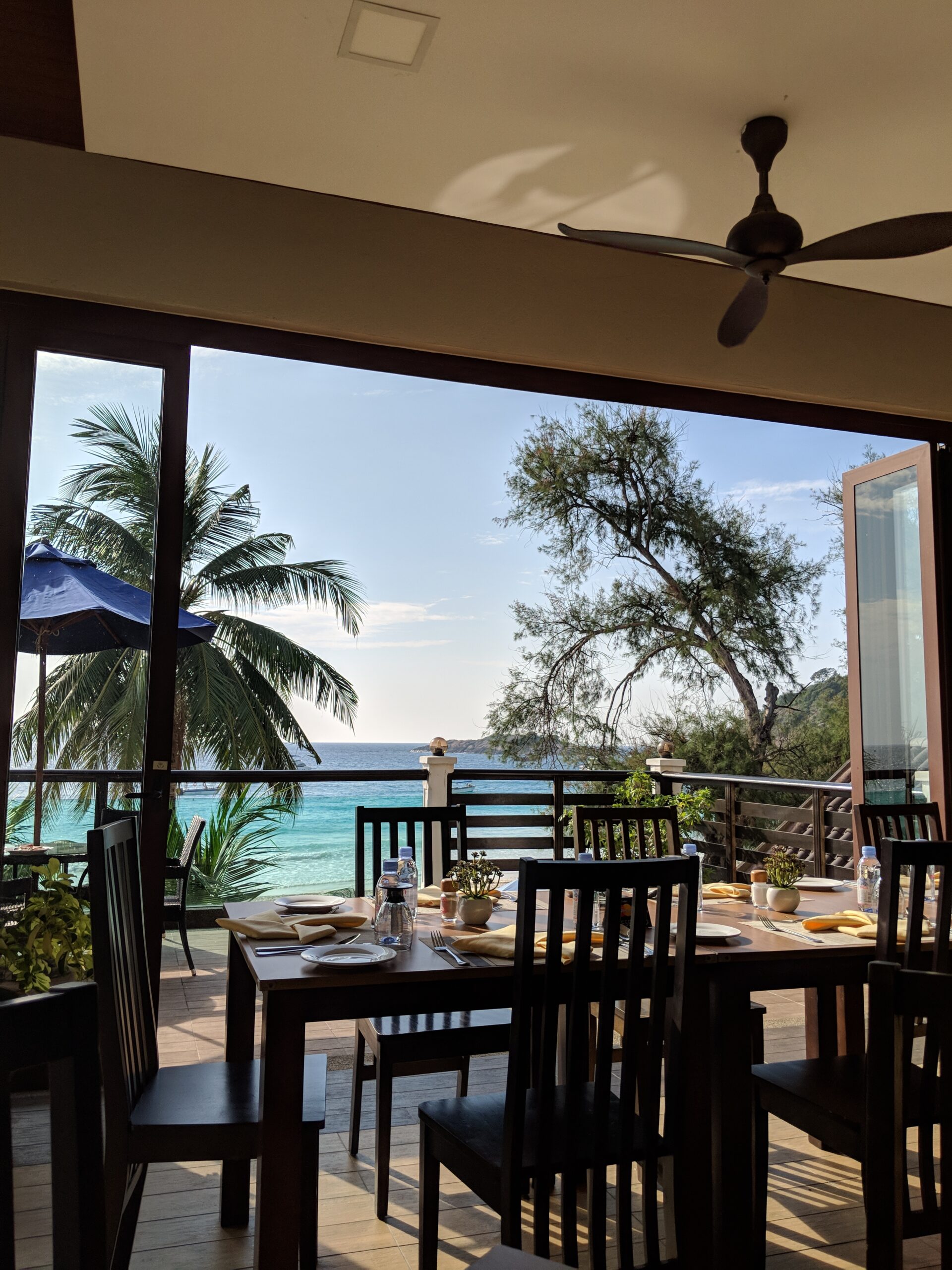 Desayuno en Coral Redang Island Resort